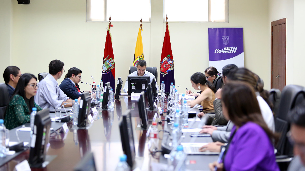 El presidente Daniel Noboa en reunión de Gabinete del sector social en Riobamba, el 28 de marzo de 2024.