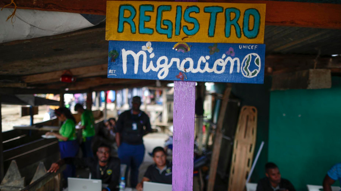 Un letrero para el registro de migrantes en el pueblo Bajo Chiquito, en Panamá, el 19 de diciembre de 2023.