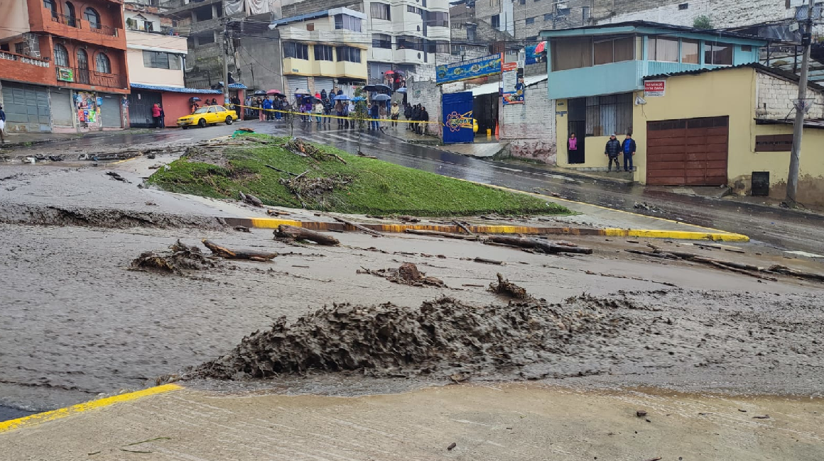 Daños provocados por las lluvias en La Gasca, Quito, el 2 de marzo de 2024.
