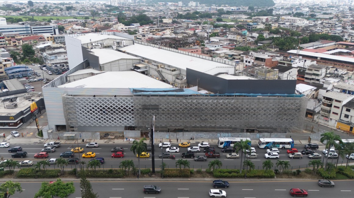 El nuevo Supercines Orellana se ubica en la avenida Francisco de Orellana, en la ciudadela Kennedy Norte, al norte de Guayaquil.