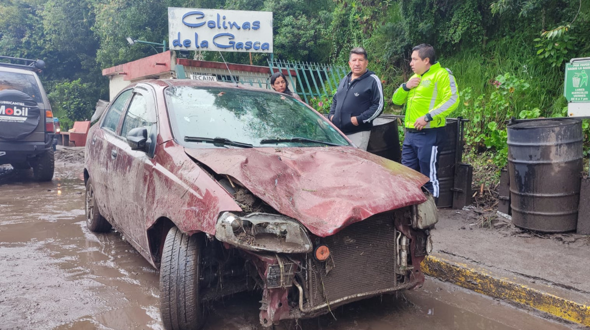 Uno de los vehículos dañados por el aluvión de La Gasca, el 3 de abril de 2024.