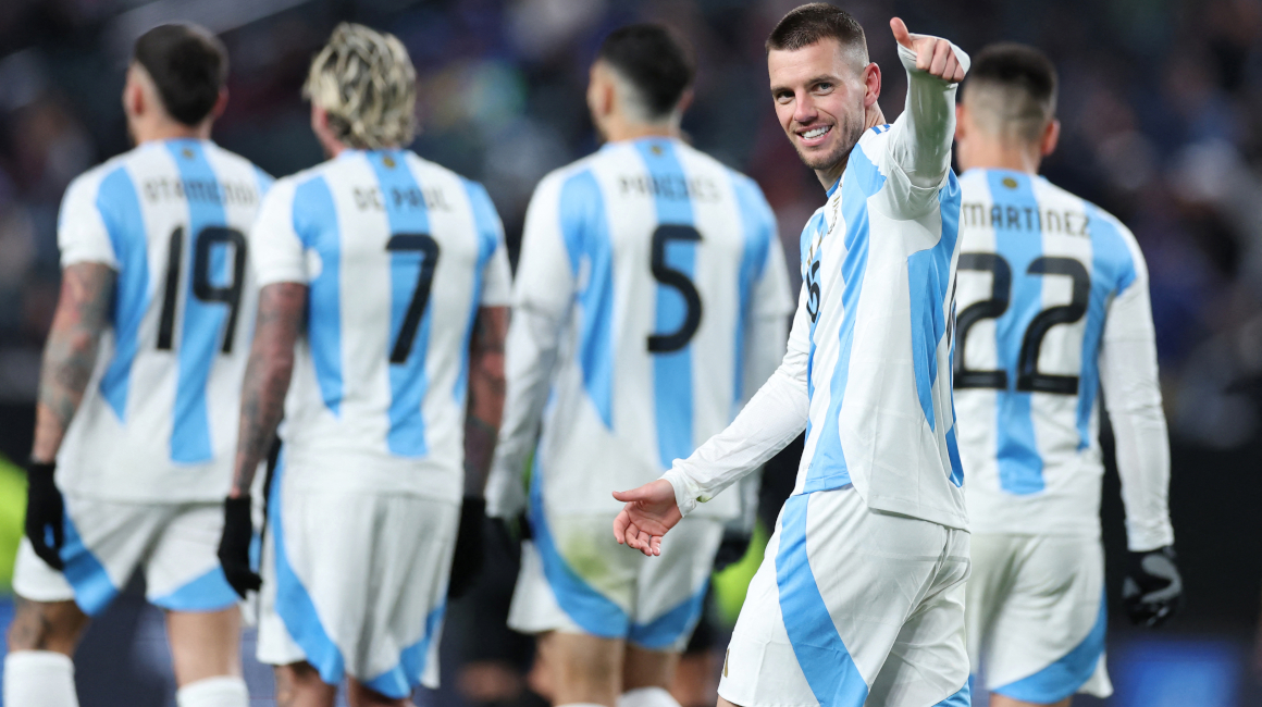 Giovani Lo Celso festeja un gol de Argentina ante El Salvador, en un partido amistoso, el 22 de marzo de 2024.