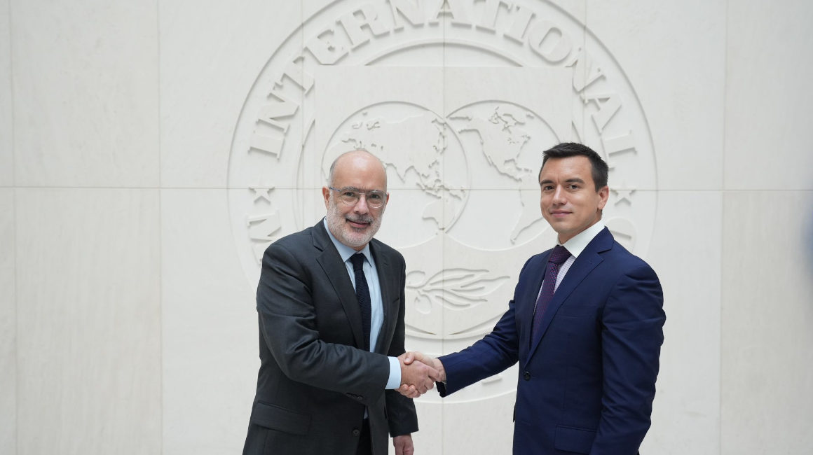 Rodrigo Valdés, director del Departamento del Hemisferio Occidental del FMI y el presidente Noboa, noviembre de 2023.