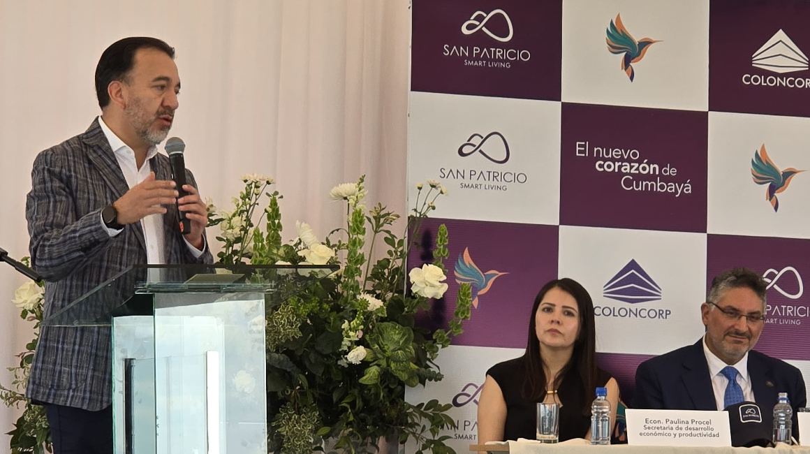 El alcalde de Quito, Pabel Muñoz, durante la presentación del proyecto San Patricio Smart Living, el 11 de abril de 2024.
