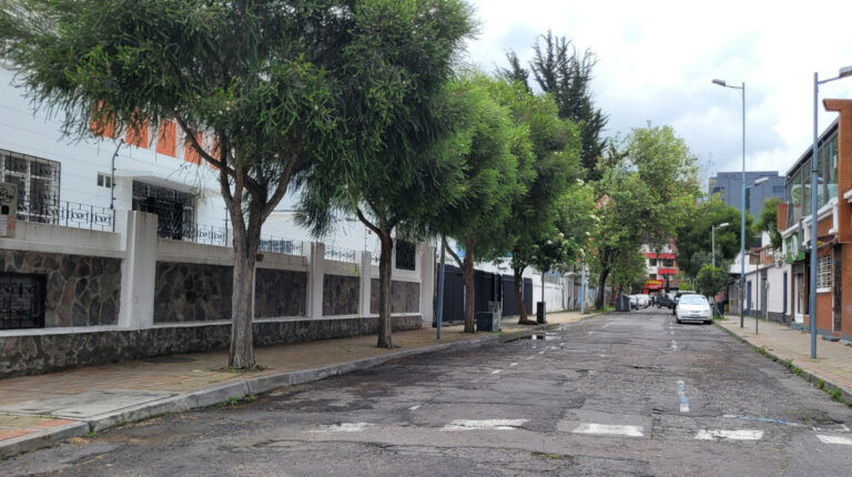 Calles vacías en el sector de La Mariscal, en el centro norte de Quito, el 29 de marzo de 2024.