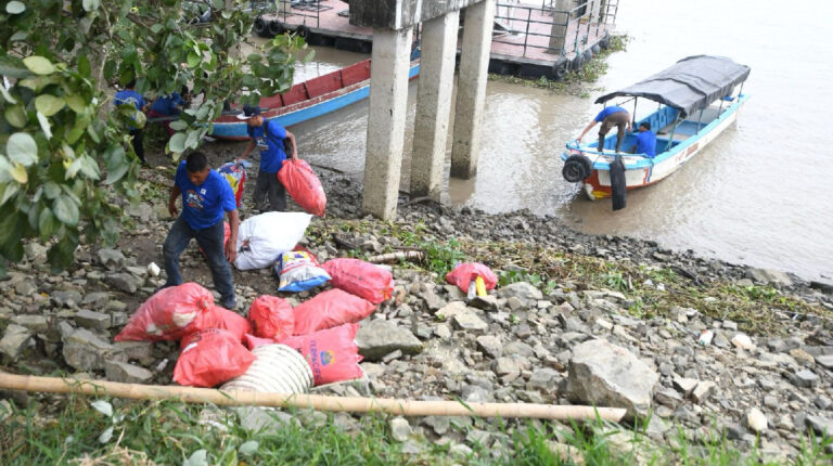 Guayaquil: Limpieza del manglar generó 22.000 sacos de basura plástica