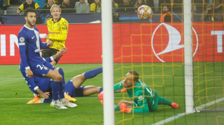 El gol de Julian Brandt del Borussia Dortmund ante el Atlético Madrid, 16 de abril de 2024.