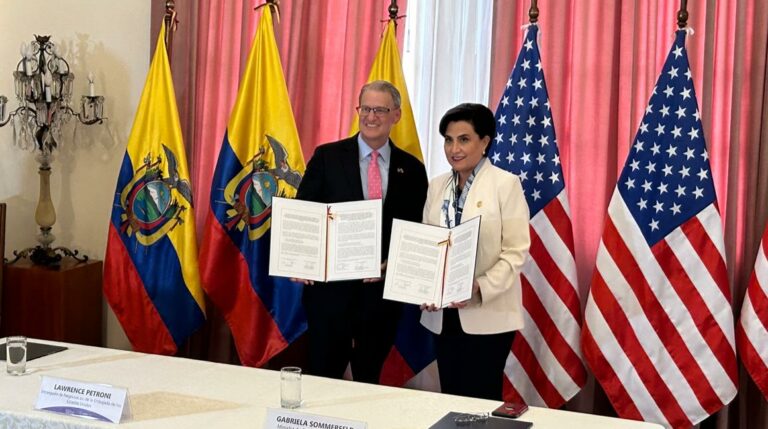 Estados Unidos ofrece USD 10 millones a Ecuador para inversiones en el área de seguridad
