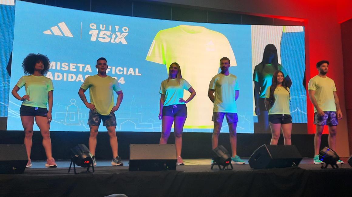 La camiseta oficial de la Quito 15K Race 2024.