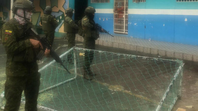 Fuerzas Armadas controlan motín en la cárcel de Quevedo, en Los Ríos
