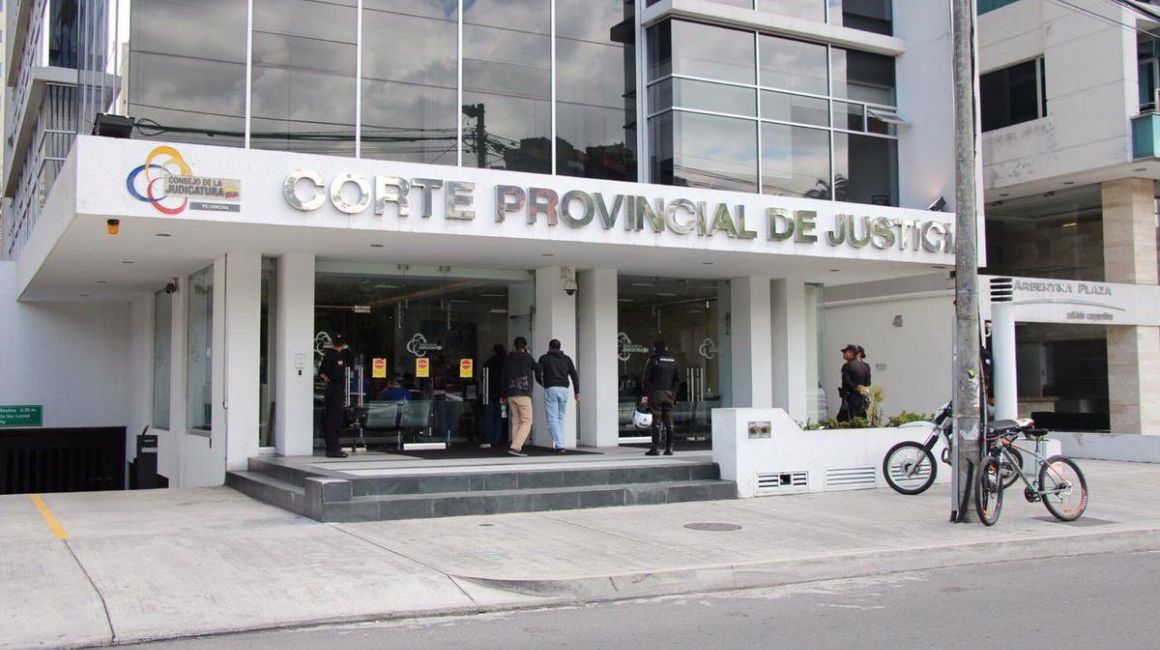 Imagen referencial. Instalaciones de la Corte Provincial de Justicia de Pichincha, en donde se desarrolla la audiencia de apelación de Germán Cáceres, el 22 de abril de 2024.