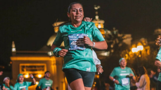 Competidora corriendo en la edición 2023 de la  Ruta de las Iglesias.