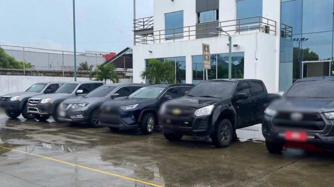 Nueve autos de lujo incautados en Manabí tras ser utilizados en robos y asesinatos