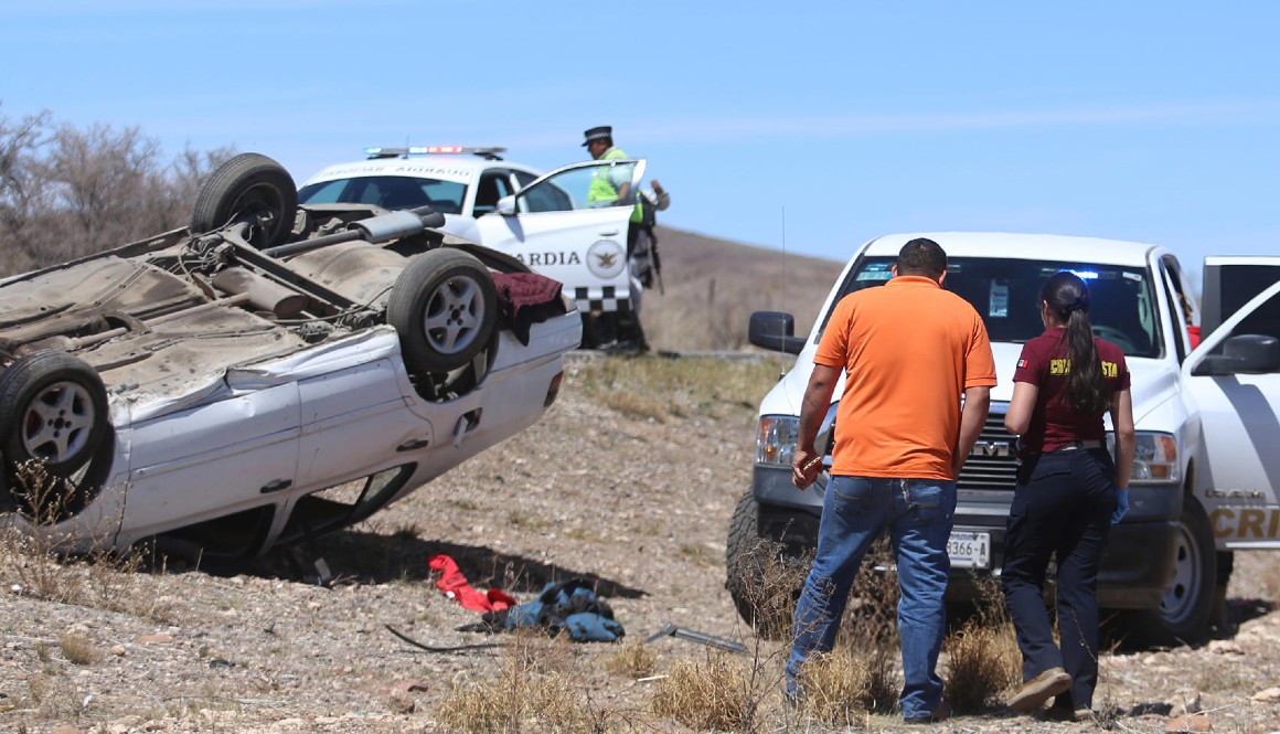 Foto referencial de un accidente con carros que llevaban migrantes en México.