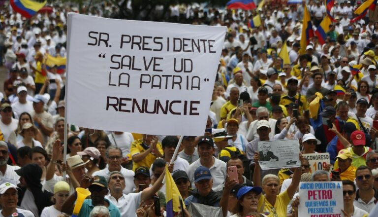 Colombia: ¿Por qué se realizaron protestas masivas en contra de Petro?