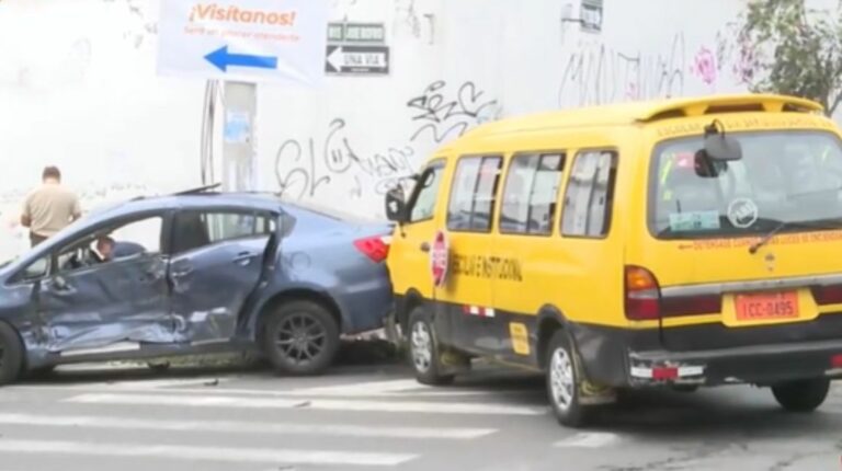 Un fallecido y cuatro heridos en accidente de tránsito en el centro de Quito