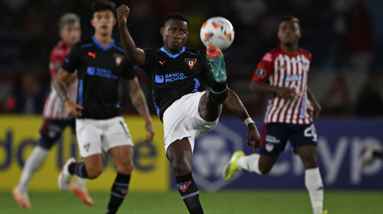 EN VIVO | Junior ya le gana 1-0 a Liga de Quito con un penal muy dudoso