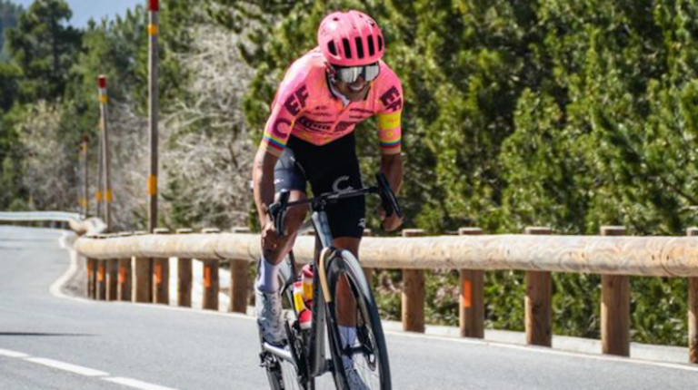 Carapaz sube 51 puestos en la clasificación general del Tour de Romandía