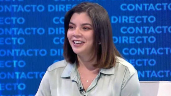 La estratega política Irene Vélez en una entrevista con el canal Ecuavisa, en 2023.