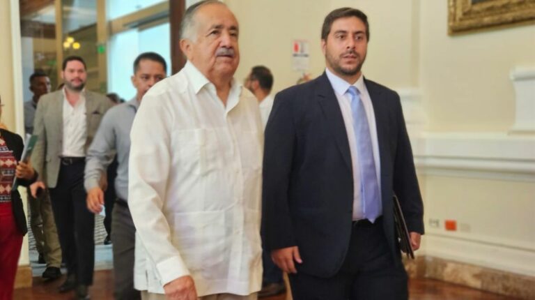 Vicente Auad llegó a la Gobernación del Guayas y ofreció un plan de seguridad ciudadana