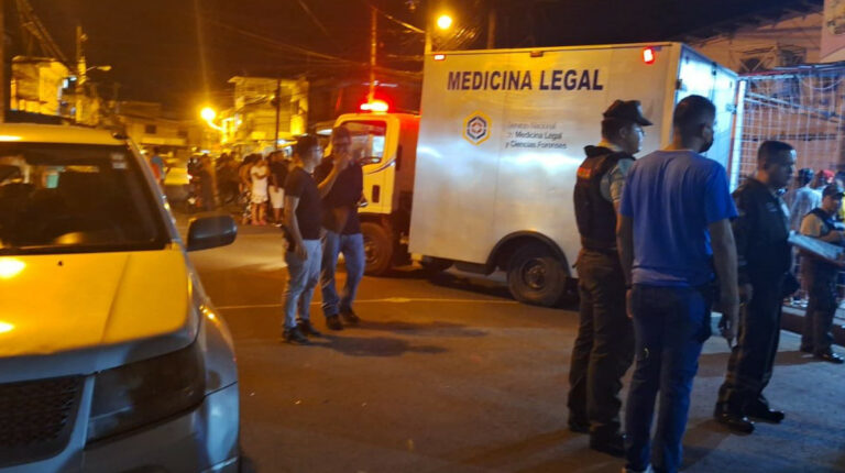 Tres muertos y dos heridos tras clausura de clínica clandestina en Guayaquil