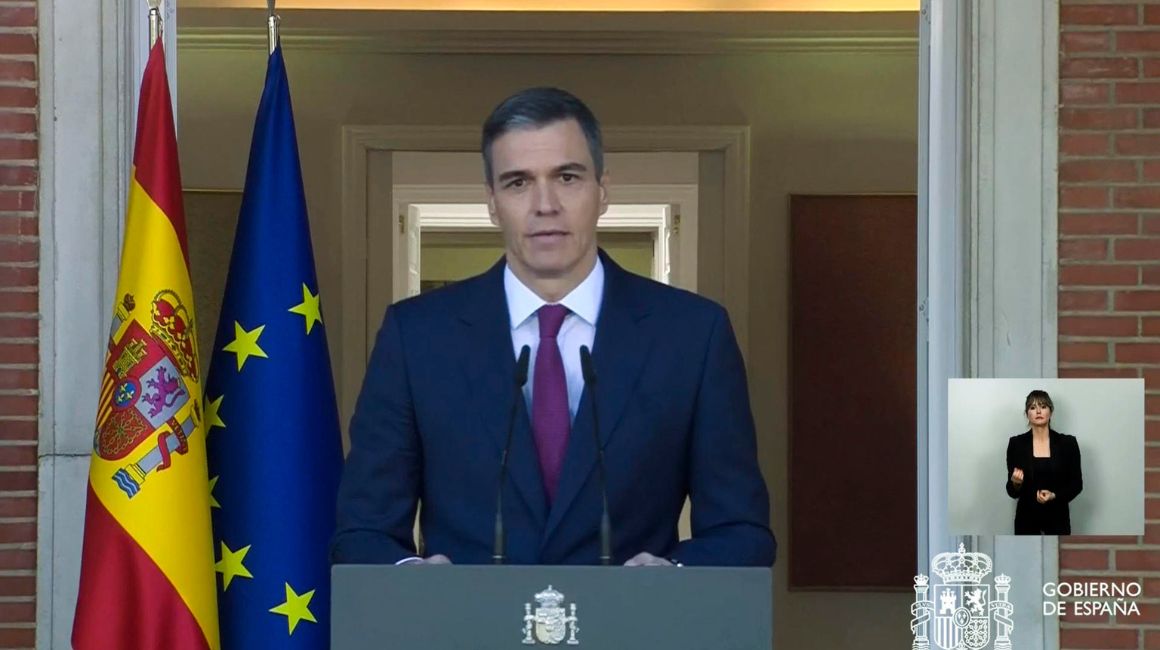 Captura de video de la señal institucional de La Moncloa, de la comparecencia del presidente del Gobierno de España, Pedro Sánchez, el 29 de abril de 2024.