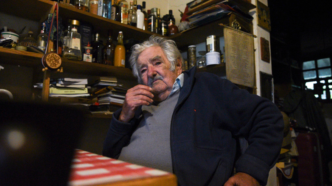 "Mientras el rollo aguante voy a estar": Mujica anuncia que padece cáncer de esófago
