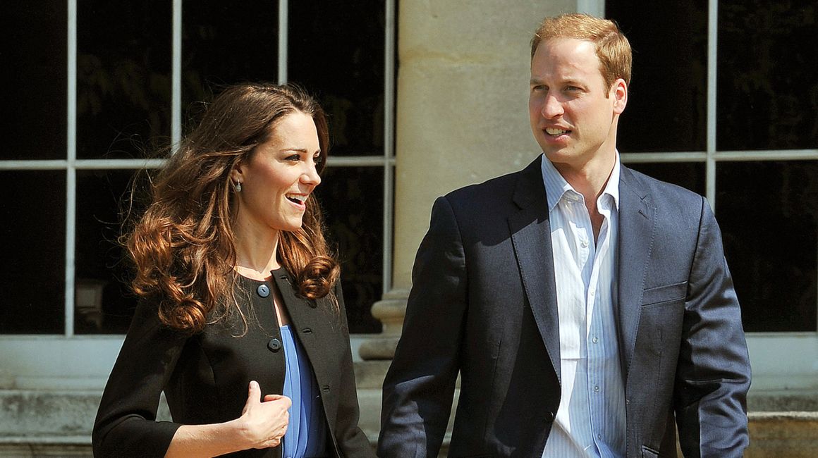 Kate Middleton y el príncipe William, recién casados, a sus 28 años, saliendo a su luna de miel.