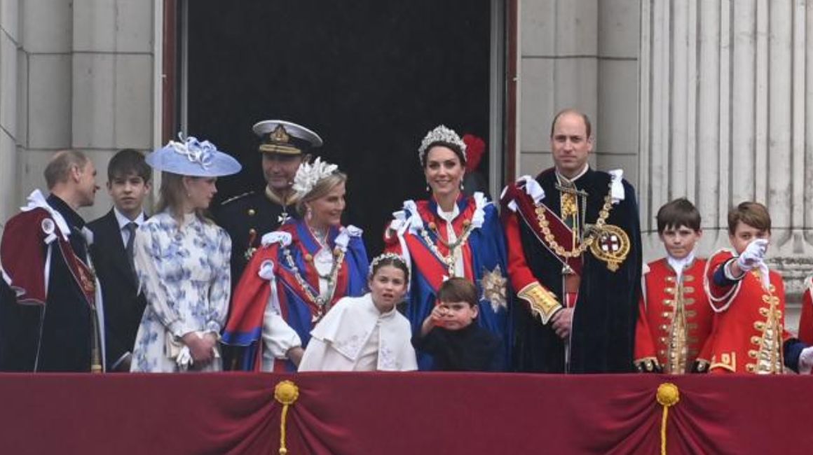 Los príncipes Kate y William, con sus hijos, durante la coronación de Carlos III como rey de Reino Unido, el 6 de mayo del 2023.