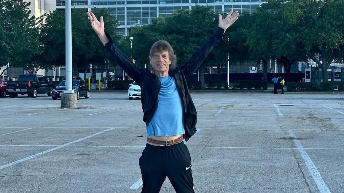 Mick Jagger, líder de The Rolling Stones, durante un paseo en Houston, un día antes del inicio de su gira de conciertos por Estados Unidos y Canadá. 