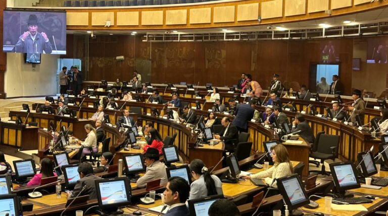 La Asamblea se acerca a la votación en el juicio político al exministro Fernando Santos Alvite