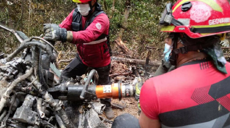Sigue la búsqueda de tres víctimas del accidente de helicóptero militar en Tiwino