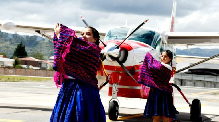 La aeronave que ofrece el servicio de taxi aéreo en el aeropuerto Mariscal Lamar, de Cuenca, el 30 de abril de 2024.