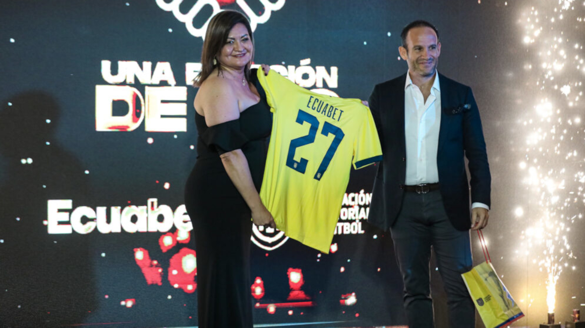 La Federación Ecuatoriana de Fútbol firmó un contrato con EcuaBet hasta 2027.