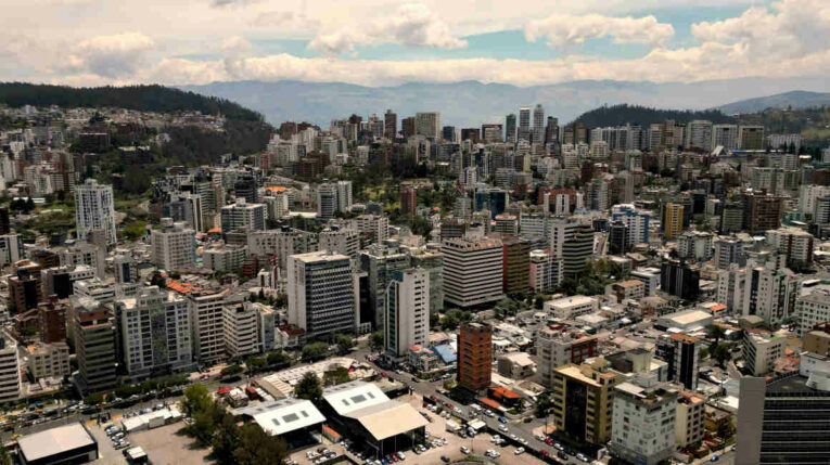 Vista aérea de Quito, en octubre de 2023.