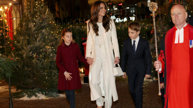 La princesa Kate Middleton junto a sus hijos, Charlotte y George, la última vez que fue vista en público, en diciembre de 2023.