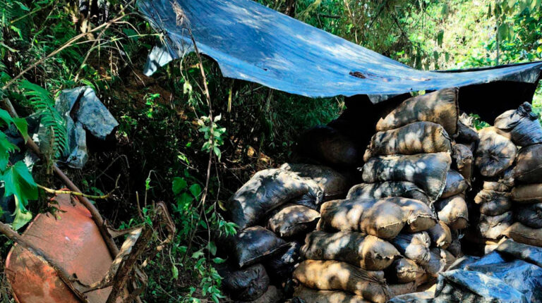 Imbabura: Militares hallan material explosivo usado para la minería ilegal en Buenos Aires
