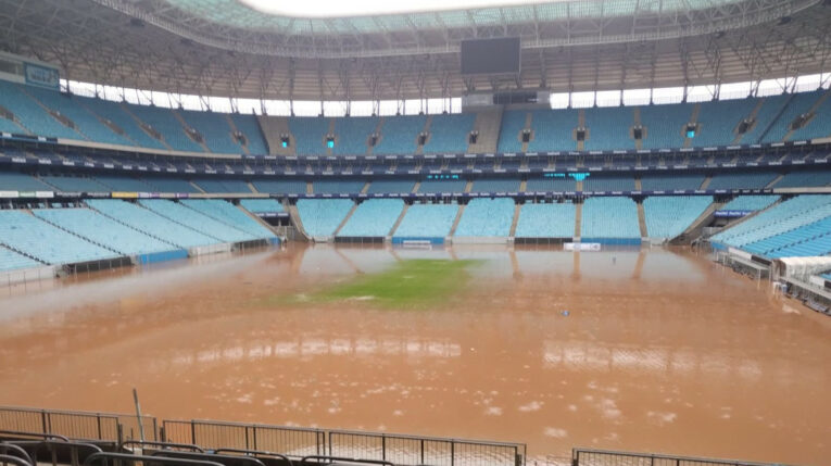 Imagen del estadio Arena do Gremio Porto Alegre tras haberse inundado.