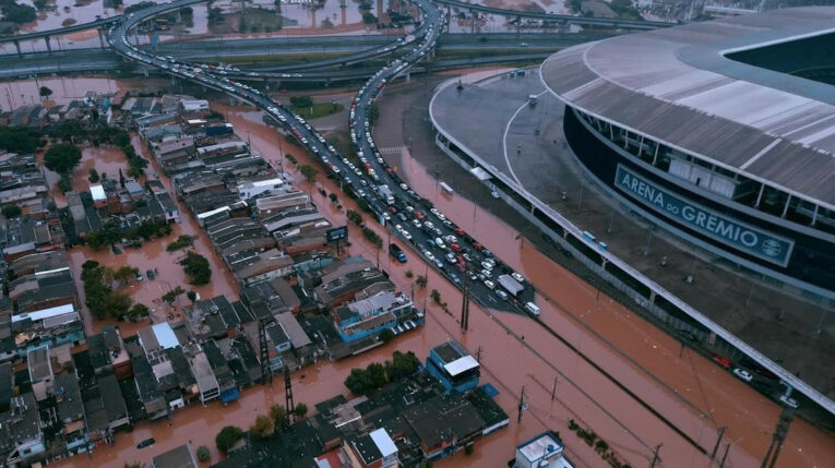 Imagen del Arena do Gremio tras las inundaciones en Brasil.