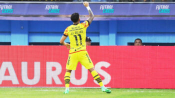 Joao Rojas celebrando su gol ante Delfín, 5 de mayo de 2024.