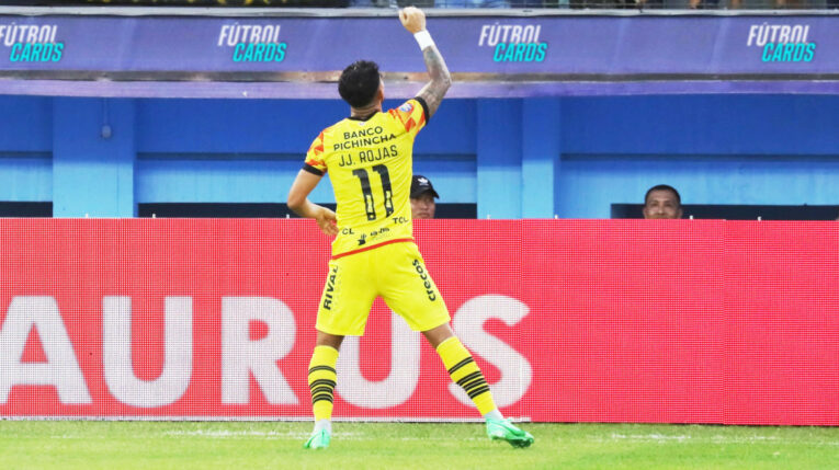 Joao Rojas celebrando su gol ante Delfín, 5 de mayo de 2024.