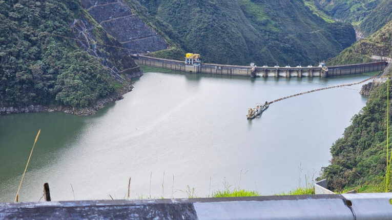 Embalse Amaluza, que alimenta a la central hidroeléctrica Paute-Molino. El 3 de mayo de 2024.