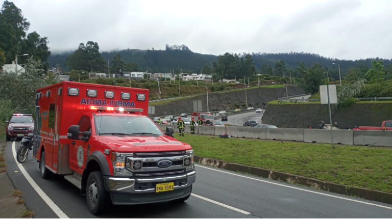 Cuatro heridos deja accidente de tránsito en la Ruta Viva en Quito