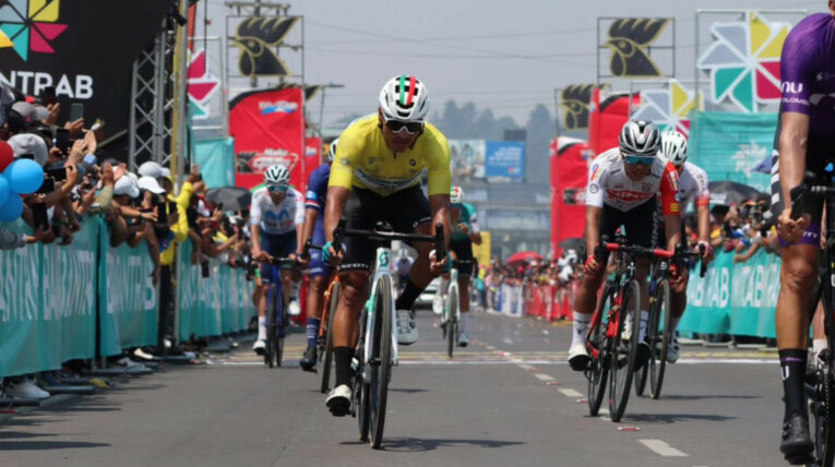 Jonathan Caicedo, campeón de la Vuelta Bantrab, 5 de mayo de 2024.