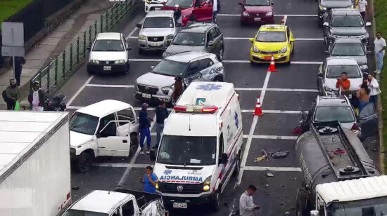 Accidente de tránsito ocurrido en la avenida Panamericana, en Quito, el pasado 3 de mayo de 2024.