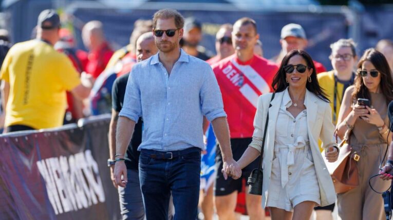 El príncipe Harry y su esposa Meghan Markle, duques de Sussex, en una fotografía de septiembre del 2023. 