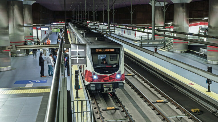 Un tren del Metro de Quito, el 28 de abril de 2024.