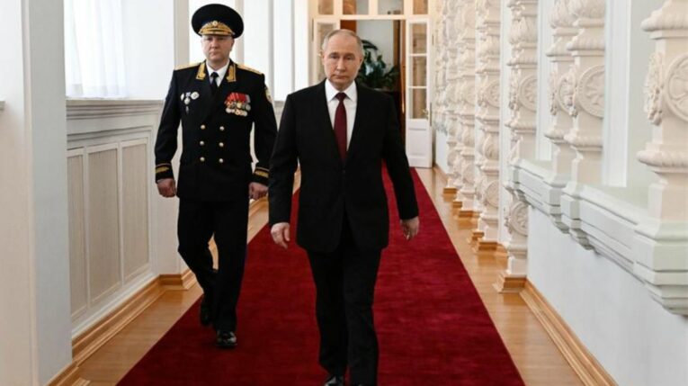 El presidente de Rusia, Vladímir Putin, en el Kremlin tras jurar el cargo, el 7 de mayo de 2024.