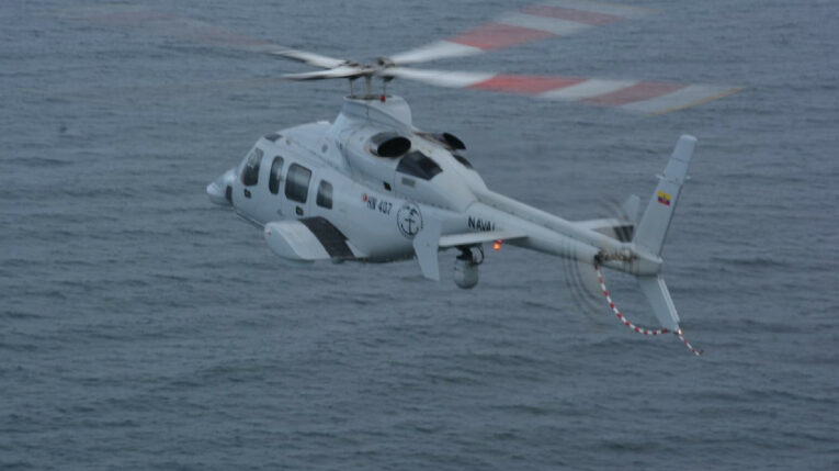 El helicóptero de la Armada Nacional que el 6 de mayo de 2024 se accidentó en Santa Elena, en una foto de archivo.