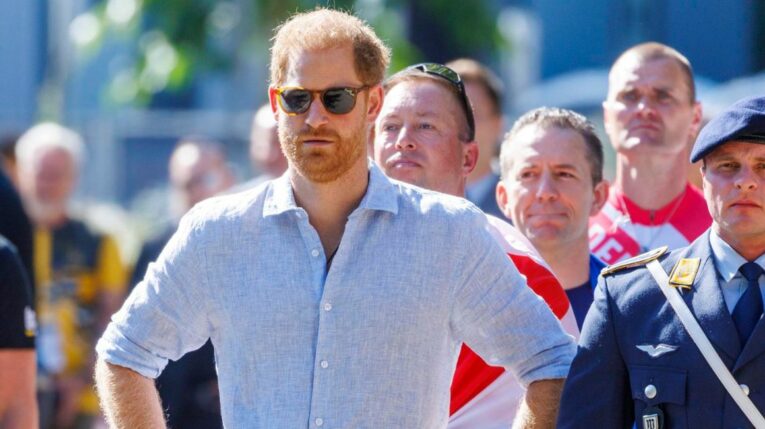 El príncipe Harry está en Londres por los Invictus Games; sin embargo, al parecer no verá a su padre. 